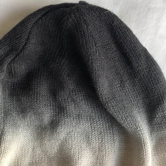 Ombré Black/Gray/White Beanie OS - Picture 2 of 2